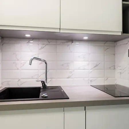 Elegant Studio With Air Conditioning