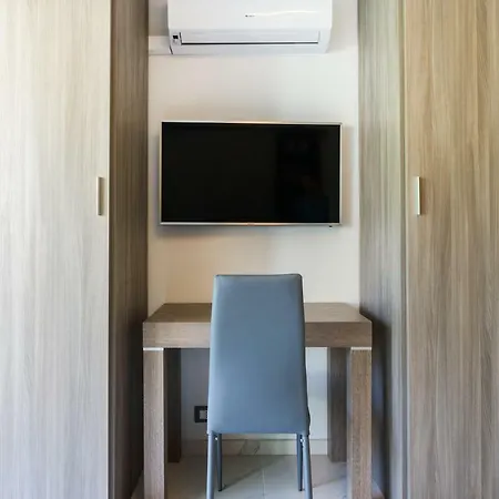 Elegant Studio With Air Conditioning *