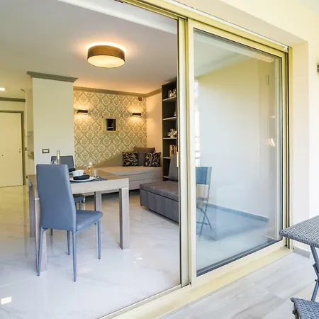 Apartment Elegant Studio With Air Conditioning *